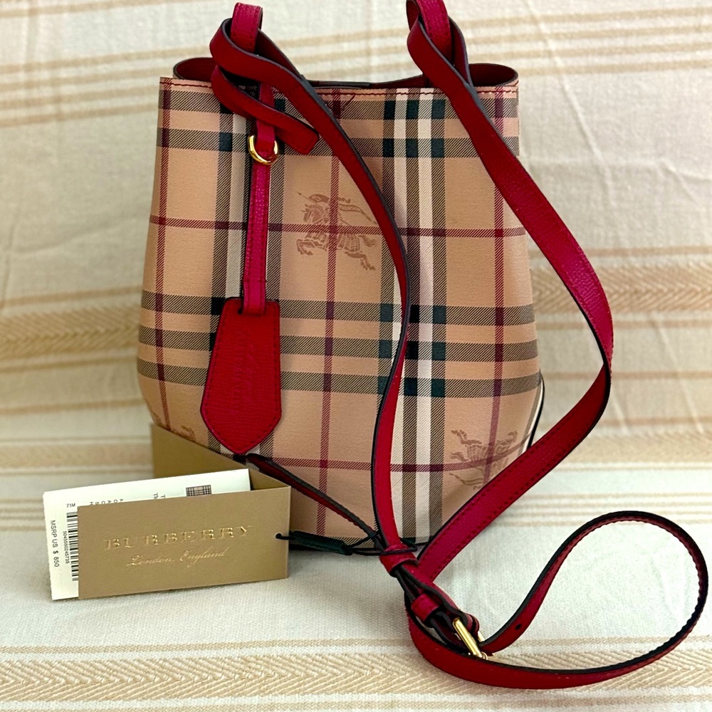 😍 BEAUTIFUL Brand New Burberry Purse 😍